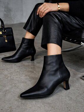 Louise et Cie Lorenci Black Leather Ankle Boots Women’s 7.5M/38 Kitten Heel Zip